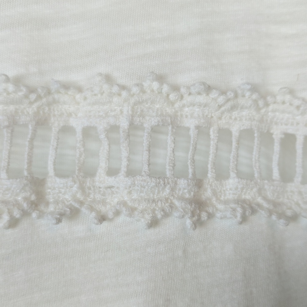 5/$20 Loft | Lace trim tee S - Picture 6 of 7